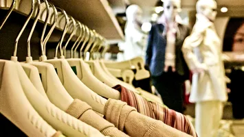 Un retailer celebru accelerează livrările în România: un nou depozit, sute de locuri de muncă și un plan ambițios de extindere