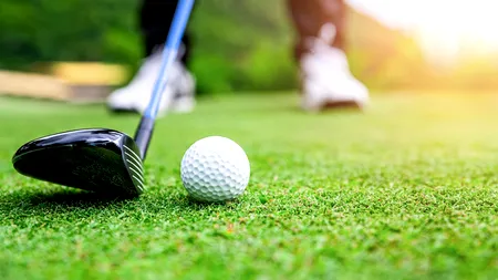 Iohannis, pe terenul de golf de la Pianu de Jos: Încurajez pe cât mai mulţi să descopere acest frumos sport, deloc exclusivist!