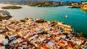 Alertă în Insulele Baleare: Păianjenul veninos care provoacă necroză a băgat spaima în turiști. Cazuri grave în Ibiza și Menorca