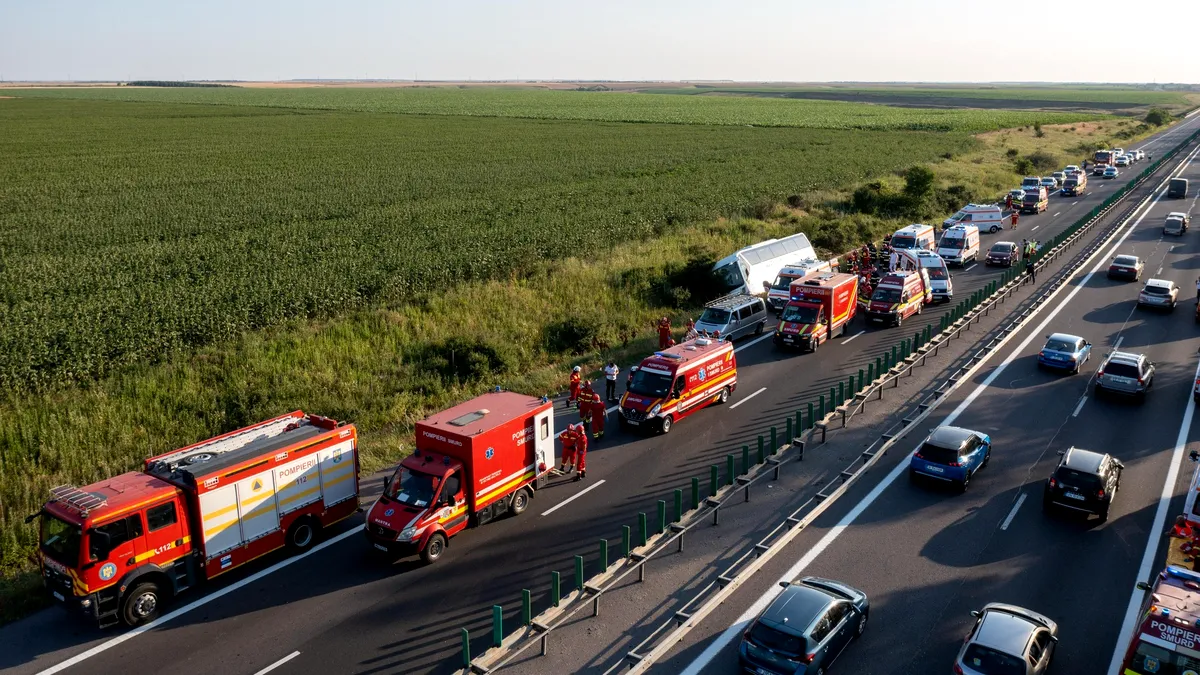 Autocar răsturnat: antrenorul a murit iar copiii sunt în spital. Urmau să participe la turneul de Baby Baschet din Costinești