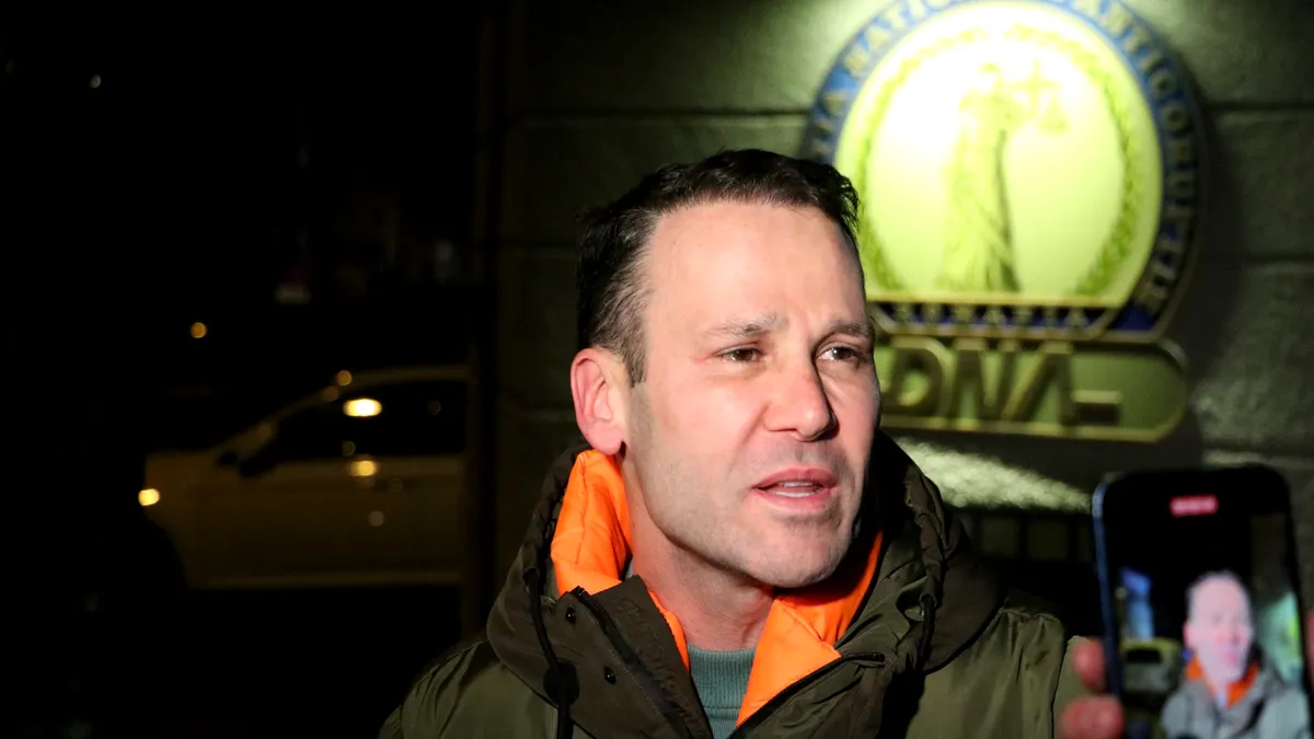 Robert Negoiţă, urmărit penal de DNA pentru abuz în serviciu, în dosarul în care au avut loc percheziţii la sediul Primărie