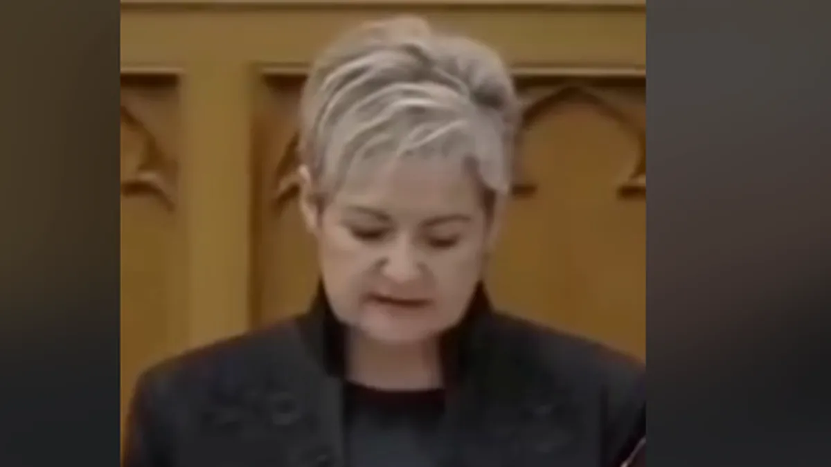 Deputată din Ungaria, jurământ în limba română în Parlament. „La București s-ar umfla în pene șovinii”