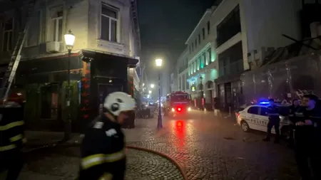 Incendiu în Centrul Vechi al Bucureștiului: Focul a afectat acoperișul unei clădiri