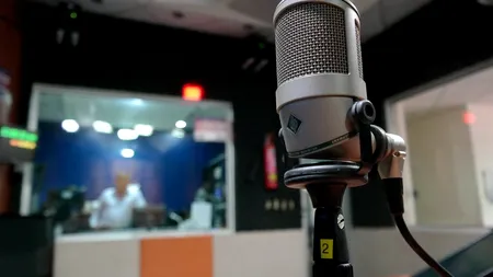 Viitorul sună tehnologic: Un post de radio și-a concediat jurnaliștii și i-a înlocuit cu „prezentatori” AI