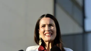 Clotilde Armand nu ține cont de nimic. A mers să-și preia mandatul de senator, în ciuda decăderii din drepturile de a ocupa o funcție eligibilă