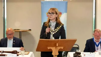 Prima femeie româncă, primar în Marea Britanie, dar nimeni nu știa asta