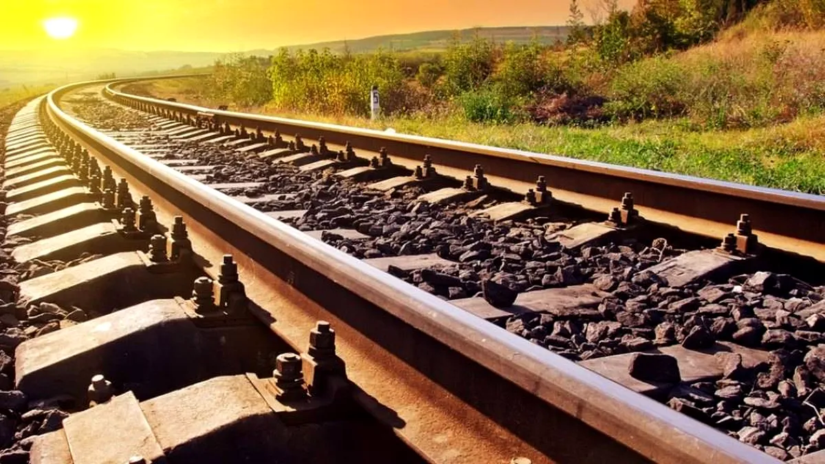 Caniculă extremă și măsuri de siguranță pe calea ferată. Trenurile circulă cu viteză redusă