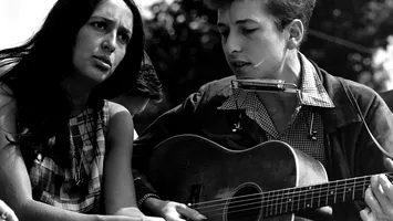 Cutiuța muzicală: Joan Baez – cântecele pe care le știa inima înaintea urechii