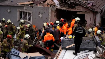 Explozie urmată de prăbușirea a două clădiri în Istanbul:  mai multe persoane surprinse sub dărâmături