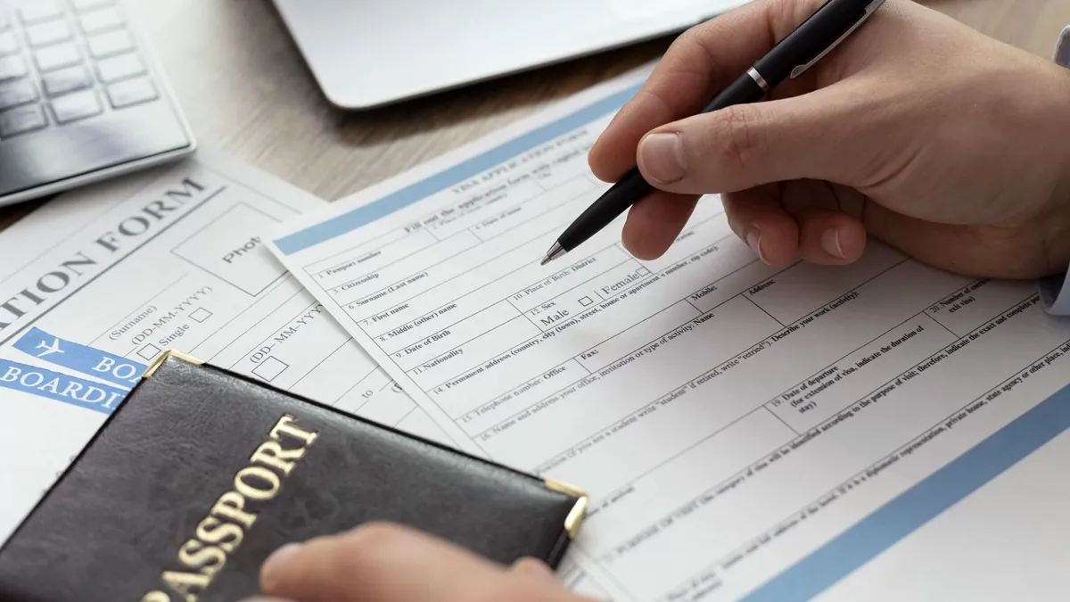 Rezident în România, dar numai după ce trece iarna: Statul are nevoie de 243 de zile ca să te creadă că te-ai mutat aici