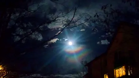 Fenomen spectaculos pe cerul României. A fost vizibil în Bucureşti şi în mai multe oraşe