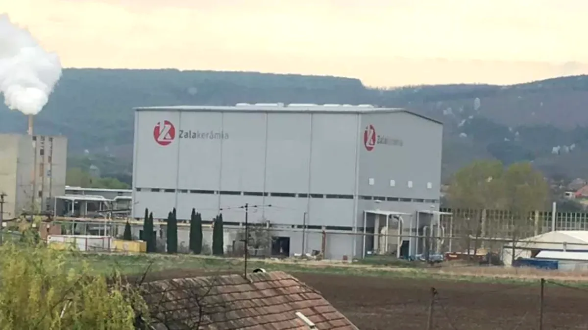 Un gigant se mută în România. Își aduce toate fabricile din Ungaria