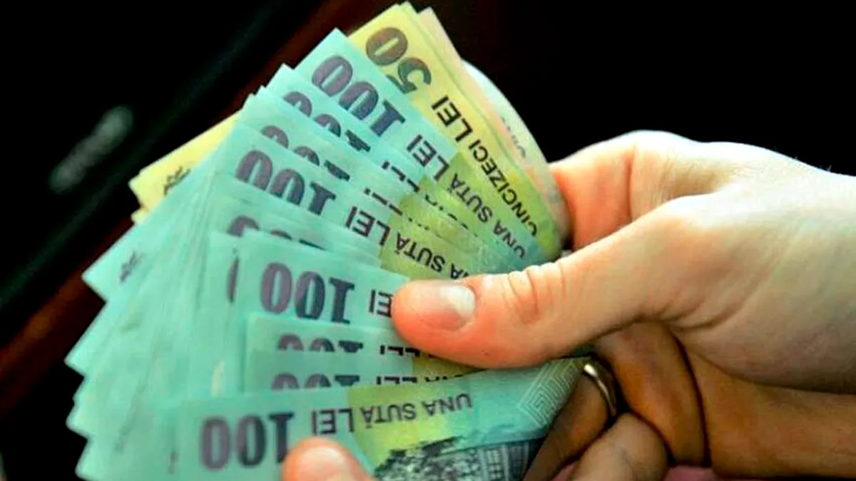 Jumătate dintre români nu cred că banii cash răspândesc coronavirusul