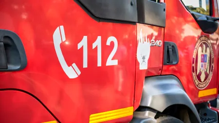 Incendiu pe Autostrada A1. Un microbuz cu 9 persoane a luat foc în mers