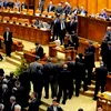 Situația actuală din parlament ține de „un umor de proastă calitate”. „Toată lumea se visează premier, dar nu știe cum s-o facă când se trezește!”