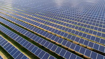 Mega-investiție verde în România: Parc fotovoltaic de 550 MW aprobat de ANRE în Giurgiu