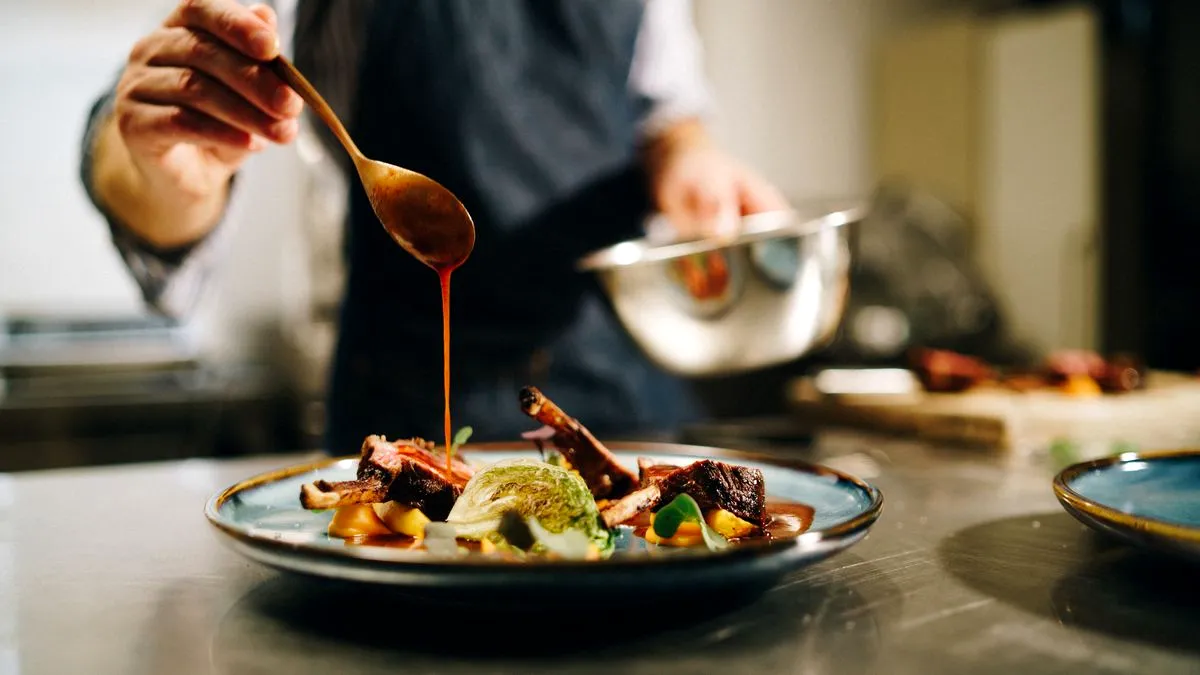 Jobul la care ești plătit să mănânci. Experiența culinară care îți aduce o sumă considerabilă