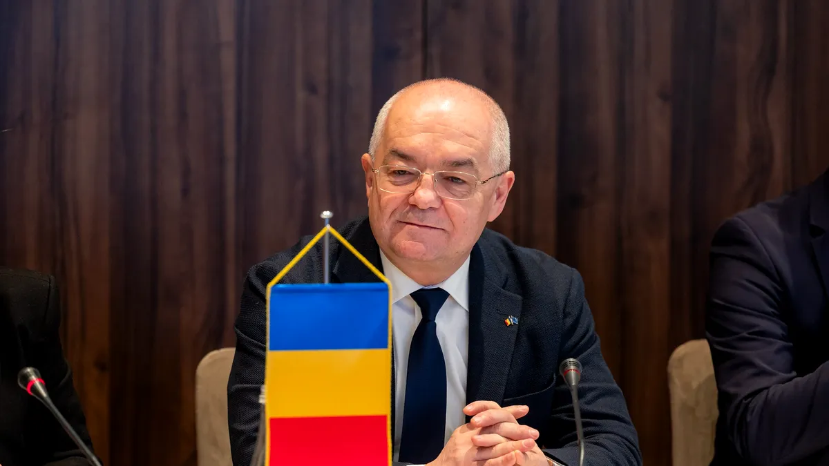 Eșec la Primăria lui Emil Boc: licitația pentru trenul metropolitan a fost anulată