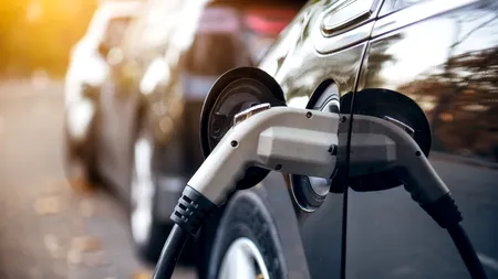 Mașini electrice vs. mașini clasice: tot ce trebuie să știți