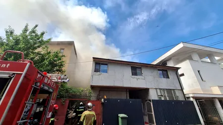 O persoană a murit în urma unui incendiu produs la o locuință din Sectorul 2. Pompierii intervin