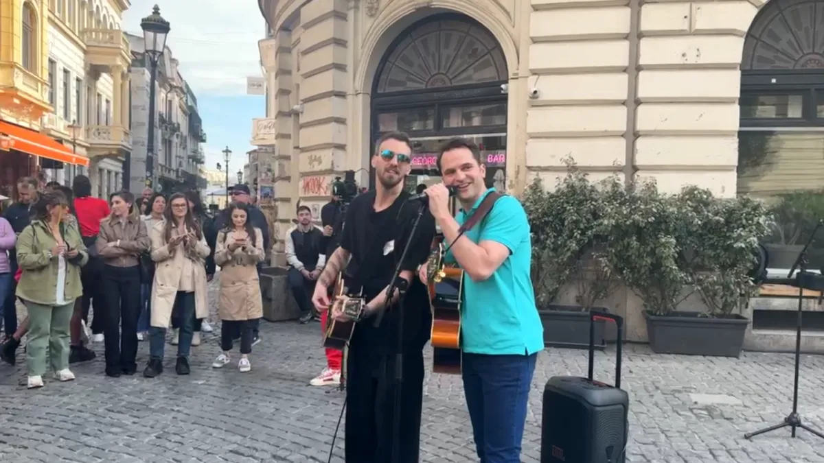 Sebastian Burduja, jam session în Centrul Vechi! A primit aplauze VIDEO