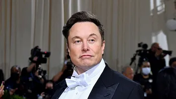 Royal Society l-ar putea exclude pe Elon Musk dintre membrii săi