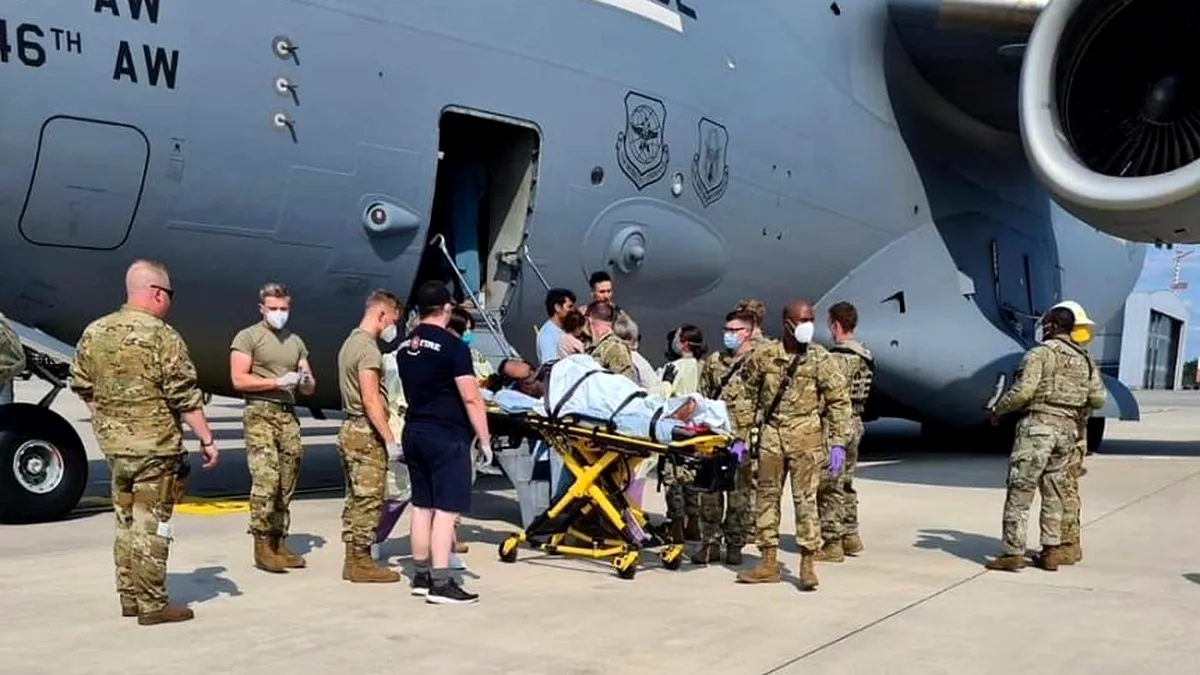 Pentagonul anunţă că 117.000 de persoane au fost evacuate din Afganistan de la sfârşitul lunii iulie