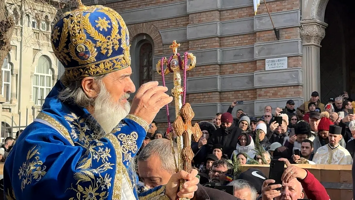 Vrem, nu vrem, ne dăm cu Bruxelles-ul: Teodosie a sfințit imnul UE între două rugăciuni