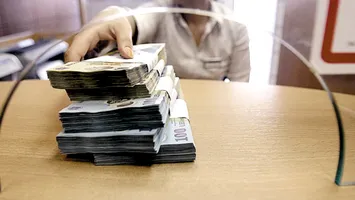 Cataramă a aruncat bomba: „Guvernul, obligat să confiște depozitele bancare!” Cât de real este scenariul apocaliptic pentru români în 2026?