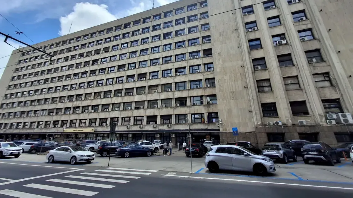 Cine este pensionara specială care a ajuns să dea ora exactă în Palatul CFR