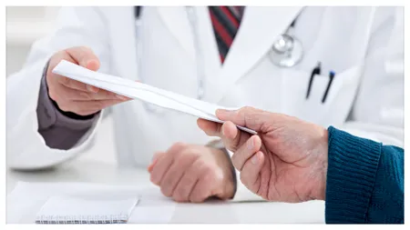 Medic, prins în flagrant când primea mită pentru o cezariană