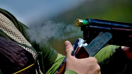 O dramă la vânătoare: fiul unui primar a împușcat mortal un paznic
