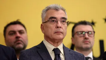 AUR a descoperit Bursa: de la „nu ne vindem țara” la „mai emitem niște acțiuni”