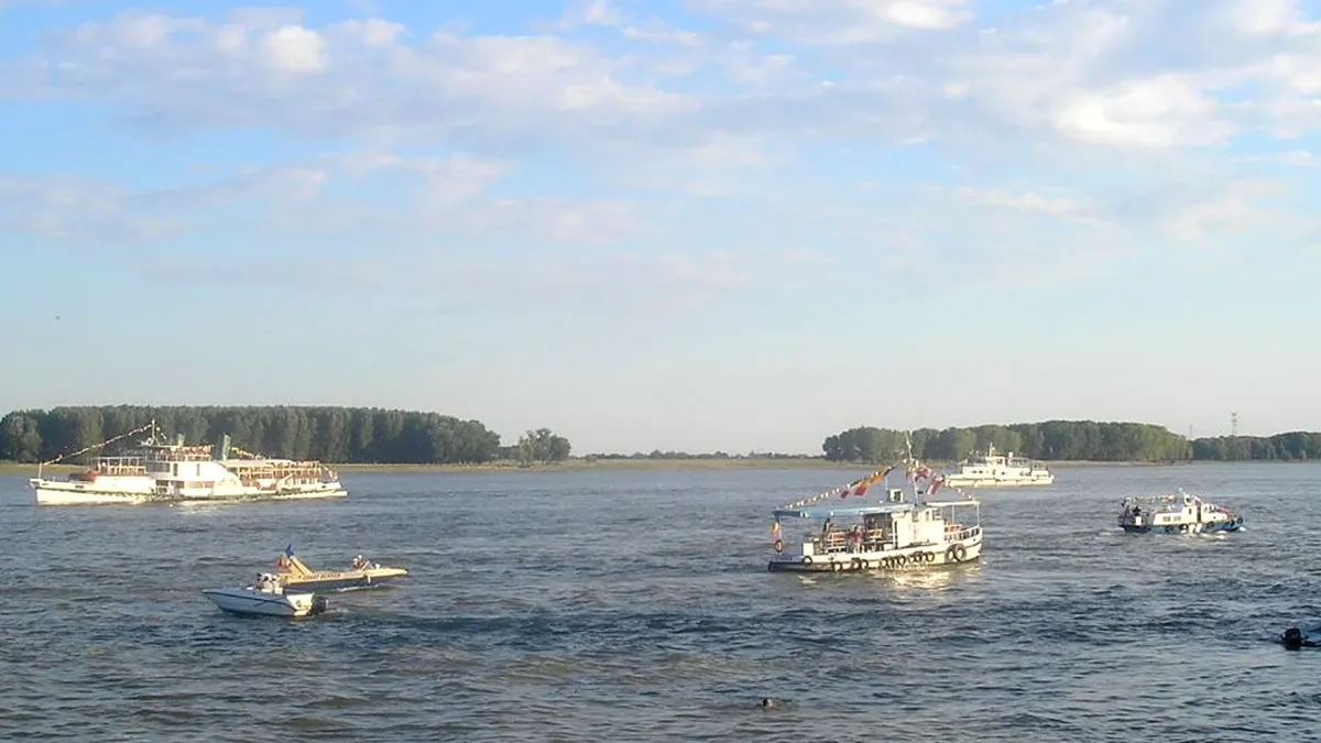 Încercare de reluare a plimbărilor cu „vaporul” pe Dunăre. CJ Galați cumpără o navă cu 30 de locuri