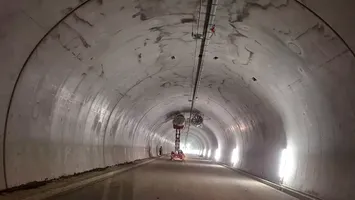 (VIDEO) Imagini spectaculoase cu primul tunel forat din România. Secțiunea 4 din A1 Sibiu-Pitești se deschide în acest an