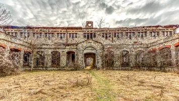 O fostă închisoare, salvată de la ruină: de la penitenciar la complex turistic de lux