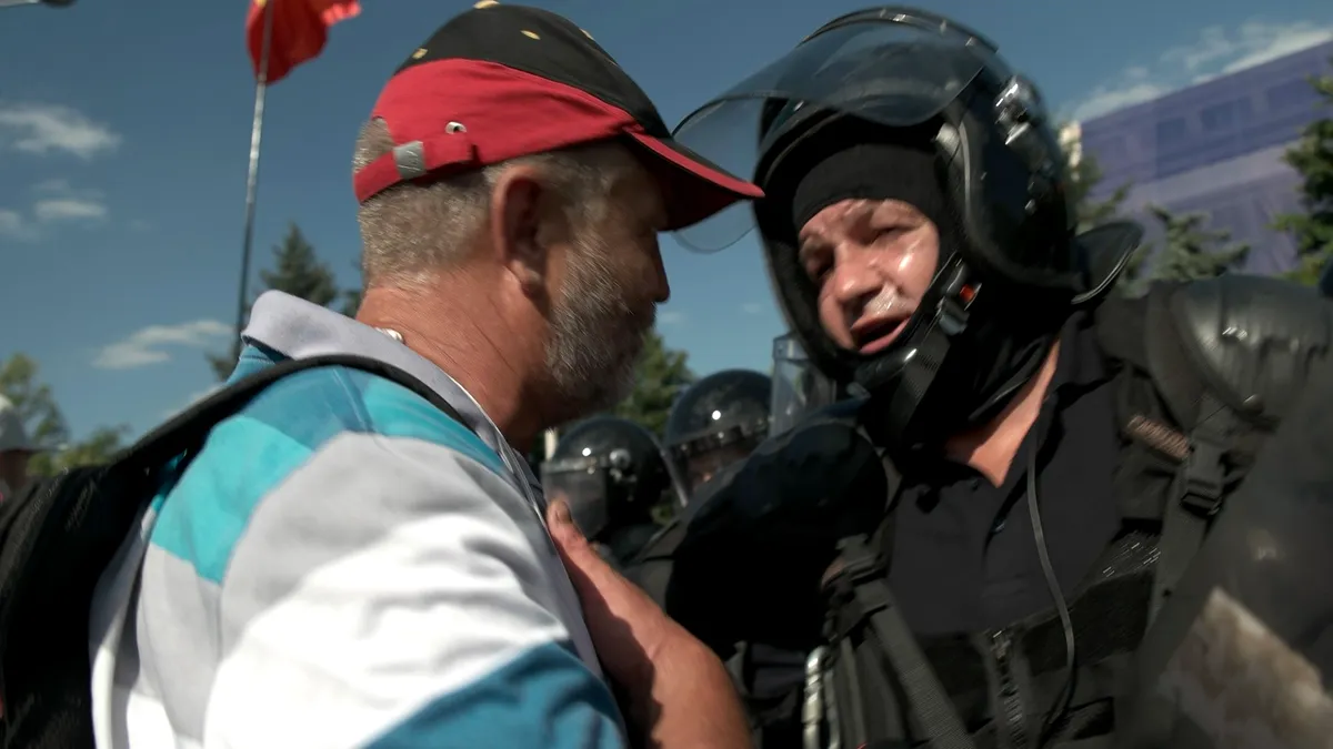 S-a dus respectul pentru uniformă: un tânăr de 16 ani a lovit, cu pumnul în față, un jandarm