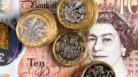 Leul a câştigat teren important în raport cu dolarul american şi cu lira sterlină, la cursul BNR