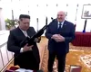 Vizită cu surprize: Kim Jong Un primește o pușcă automată de la Lukașenko