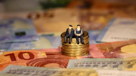 Câţi români economisesc pentru pensie, prin fondurile private facultative, şi ce sume deţin