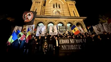 După 35 de ani, BOR încă nu spune de ce porțile Catedralei din Timișoara au rămas încuiate!