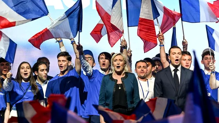 Extrema dreaptă câștigă europarlamentarele din Franța
