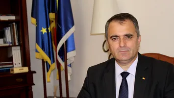 Cine este nemuritorul secretar de stat de la Educație care rezistat sub 16 miniștrii și 9 premieri