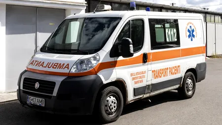 Șocant: Femeie târâtă de tramvai, după ce a vrut să urce căruciorul în care se afla fiica sa cu dizabilități