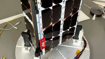 Satelitul românesc „Corvus”, de detecție a interferențelor radio, prezentat oficial