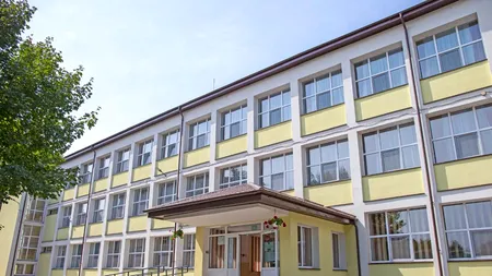 Instituțiile de învățământ trebuie dotate cu aer condiționat și dozator de apă