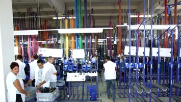 Un miliardar austriac își închide fabrica de cablaje auto din România: 200 de oameni concediați