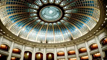 Pensiile magistraților: Parlamentul respinge legea, CCR blochează procedura, iar Bolojan promite încă o asumare