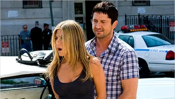 Comedie, dragoste și urmăriri cu Jennifer Aniston și Gerard Butler. Filmul care a reapărut în topurile Netflix