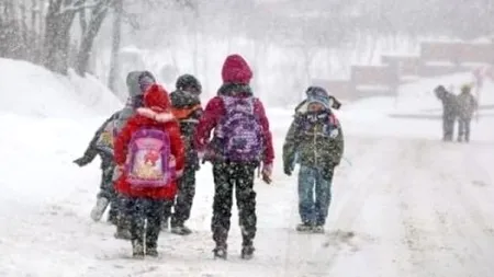 Iarna face prăpăd în țară. Școlile vor fi închise luni în 4 județe